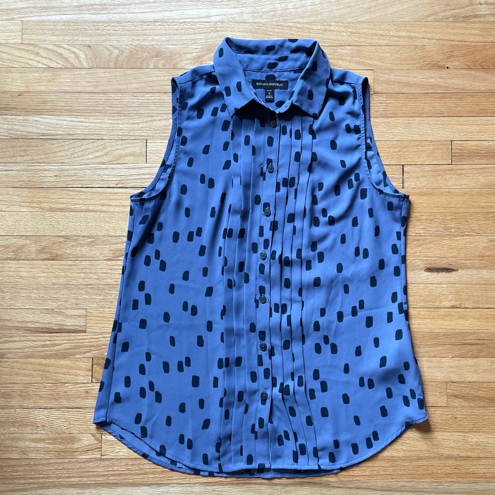 Banana Republic sleeveless top, size Small Petite